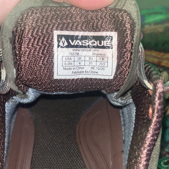 Almost new- worn one time! - Picture 3 of 4